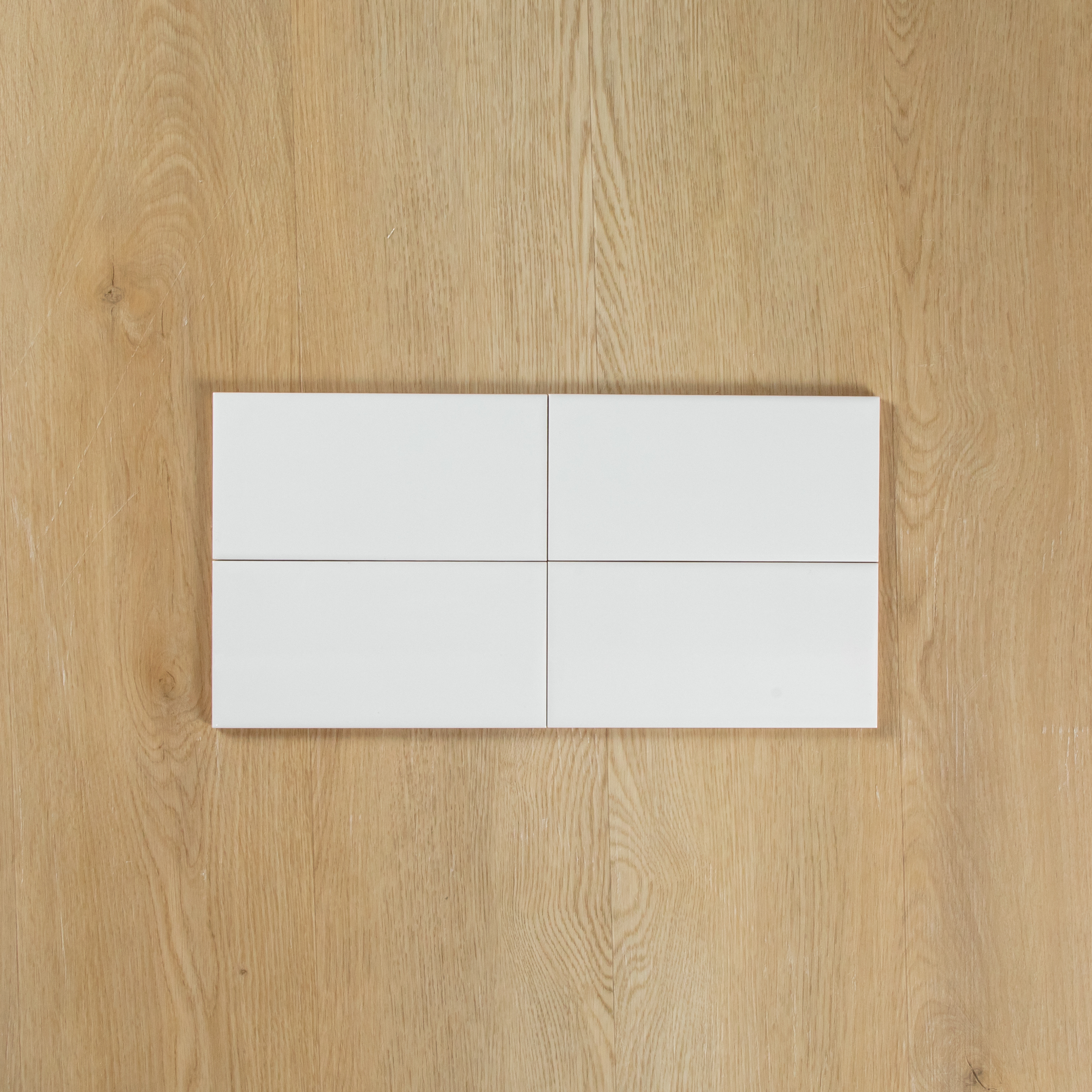 White Gloss Pressed Edge