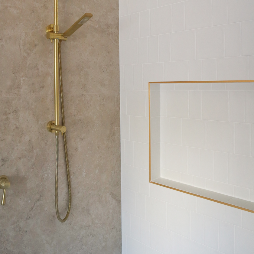 Noosa White Gloss Wave