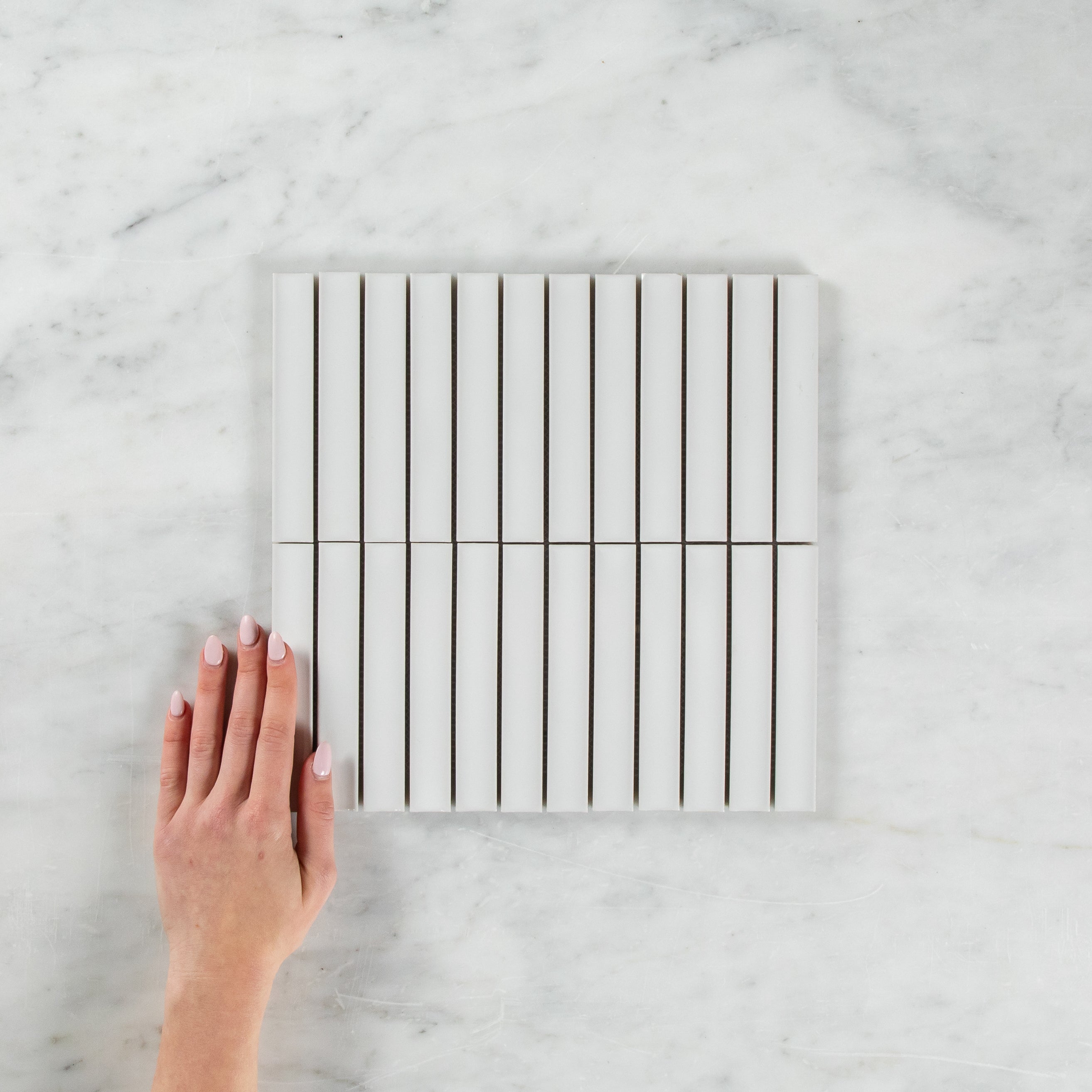 Clovelly Snow White Gloss Kit Kat Mosaic