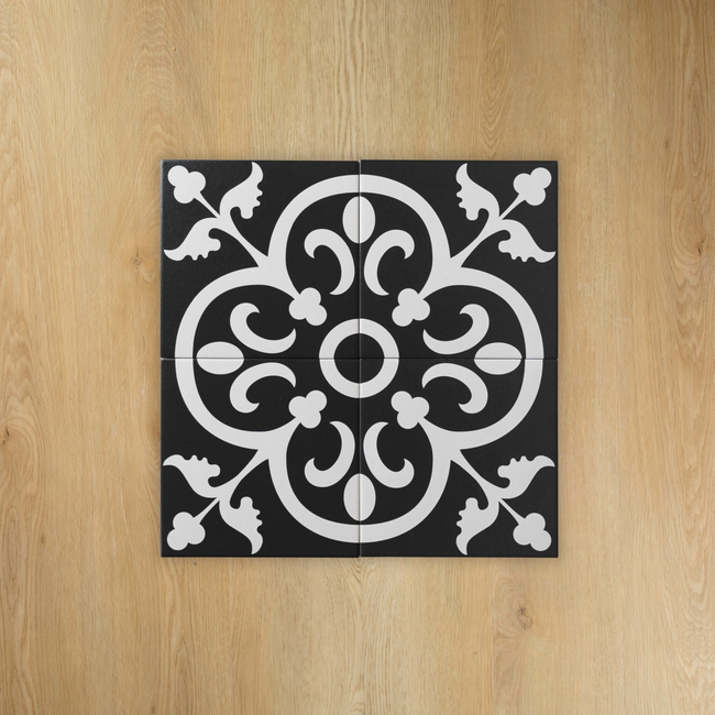 Picasso Crest Black